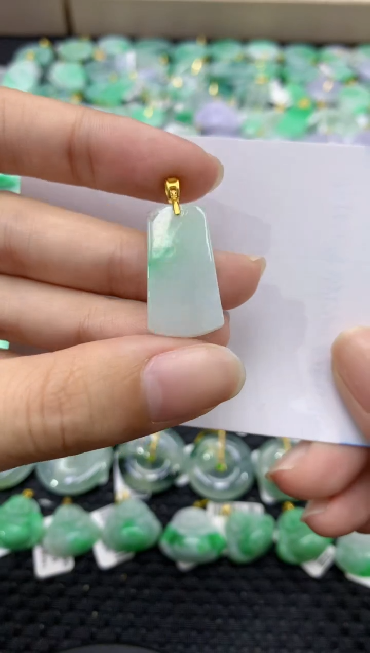 颈饰未镶嵌翡翠天然缅甸翡翠A货