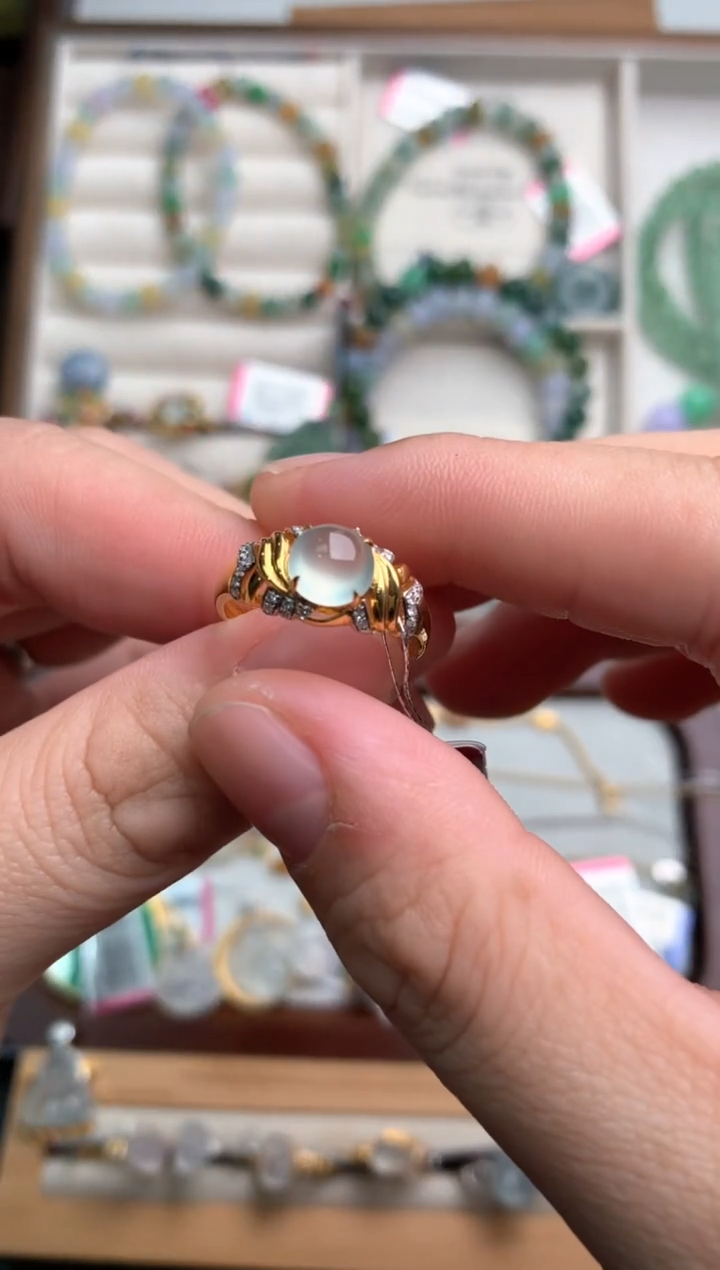 18K金镶嵌挂件翡翠1