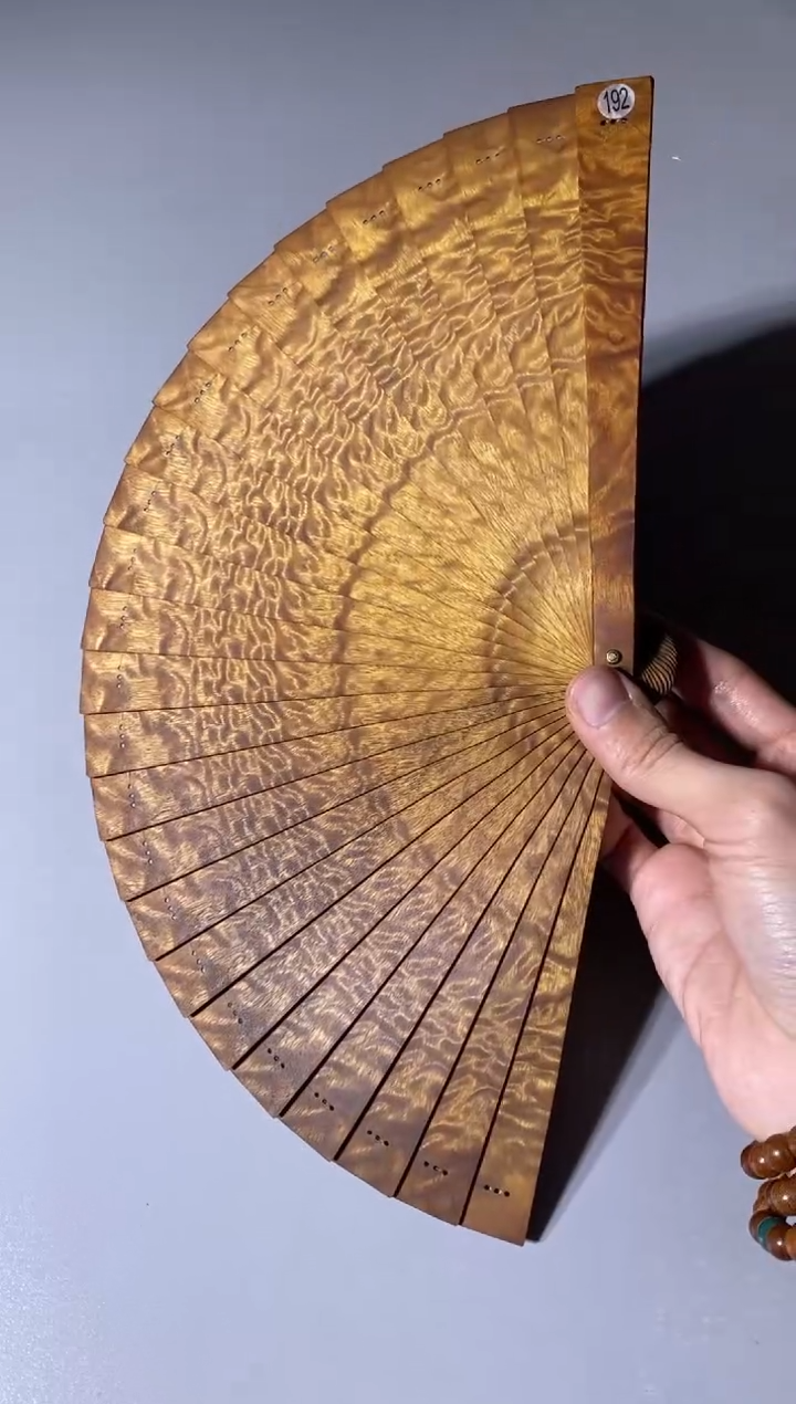 【闪购商品】金丝楠192号18cm金丝楠木小叶桢楠扇子