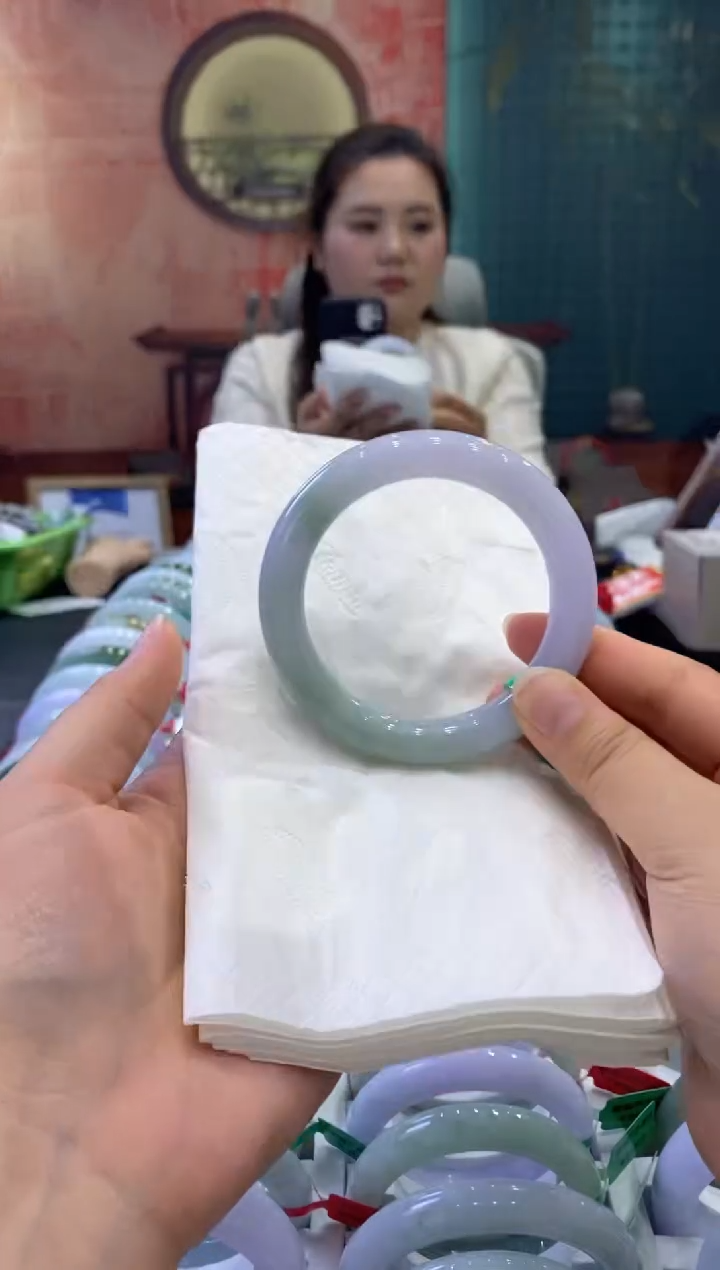 【闪购商品】翡翠手镯未镶嵌多人0000385