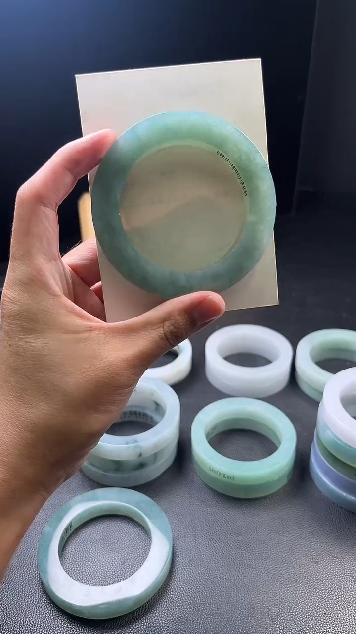 定制翡翠手镯未镶嵌欢定制