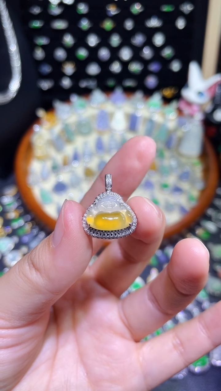 颈饰18K金镶嵌翡翠豪镶盖中盖高冰胶肚里藏金佛公