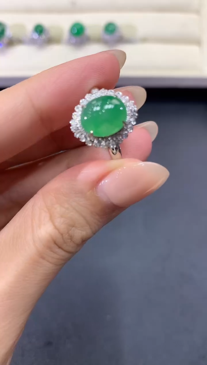 【闪购商品】翡翠戒指18K金镶嵌a282        