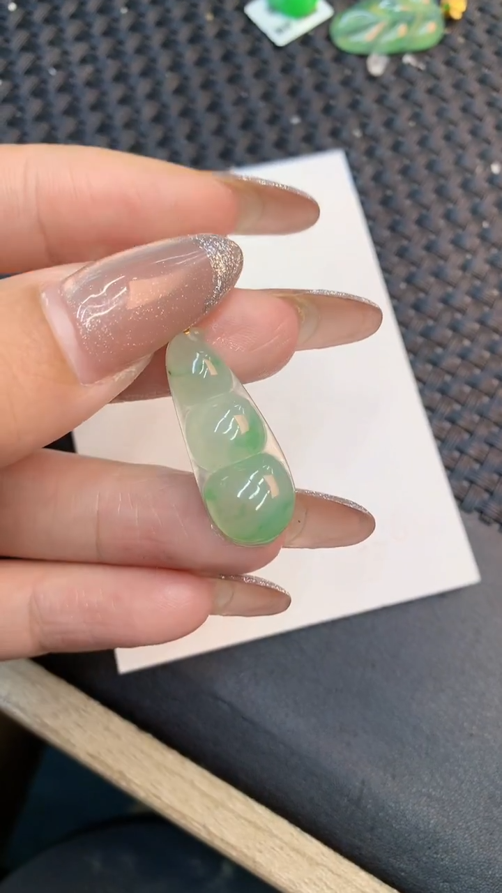 颈饰18K金镶嵌翡翠1