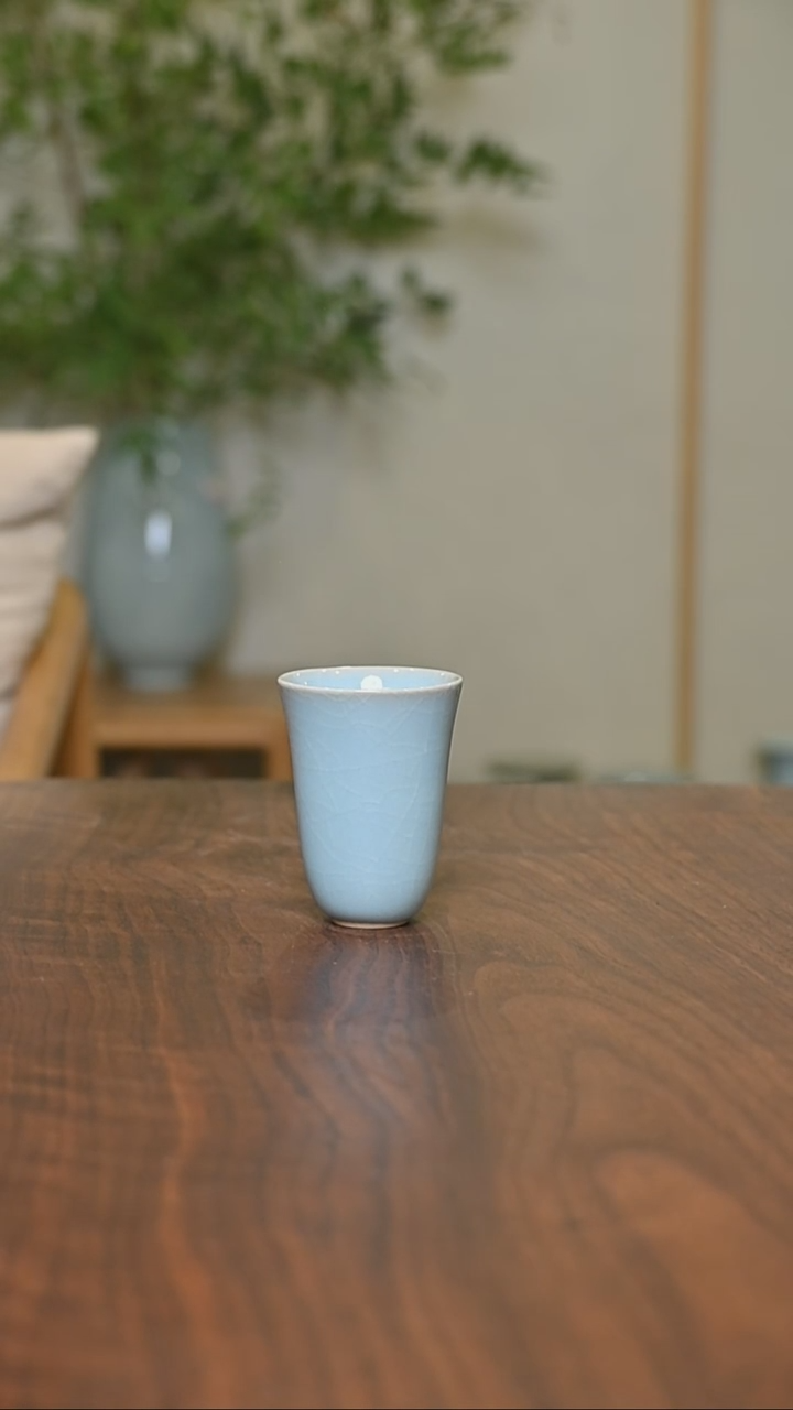 杯微瑕天青釉无款闻香杯40毫升