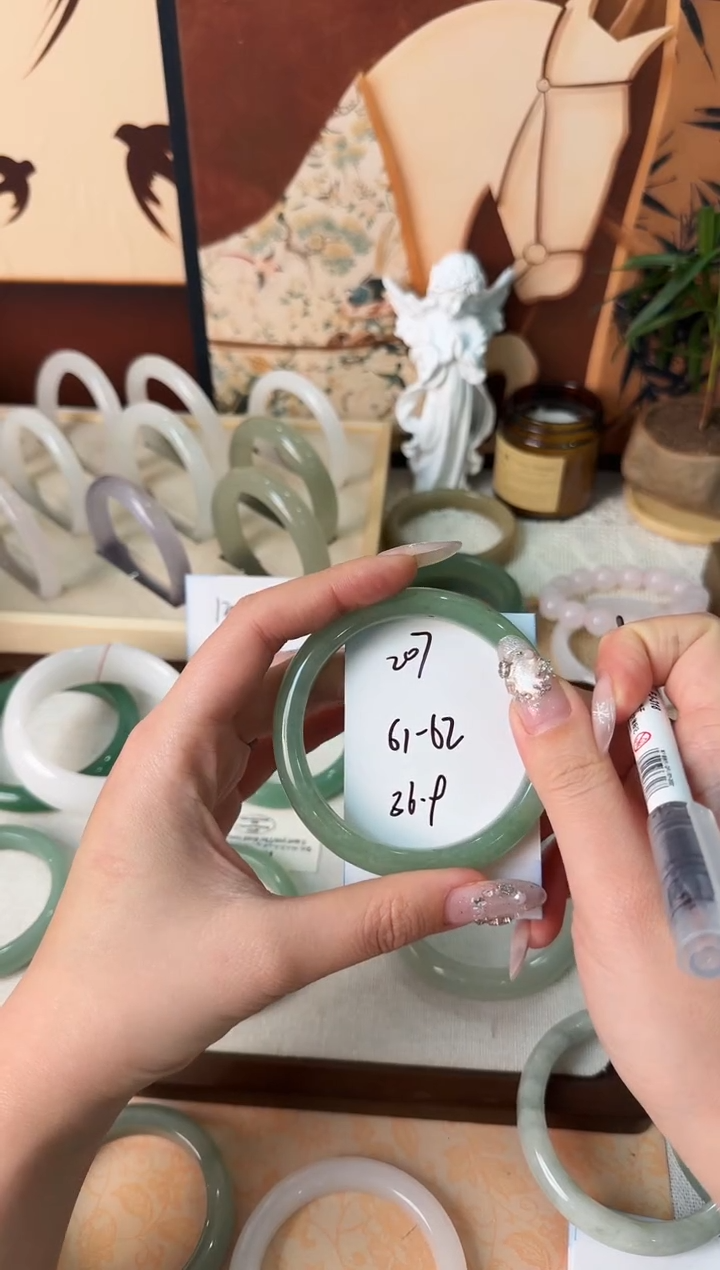 未镶嵌手镯石英质玉207