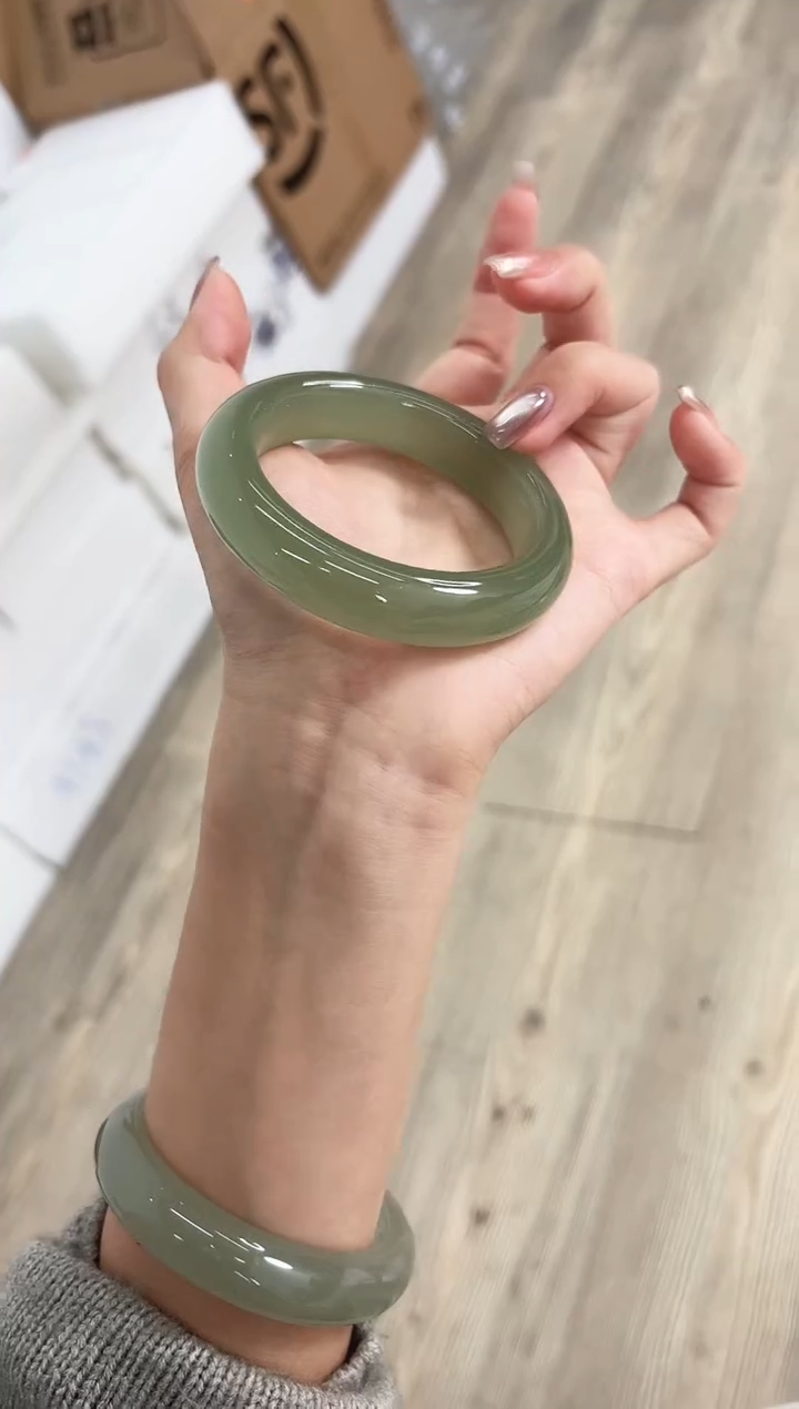 未镶嵌手镯石英质玉24-54D