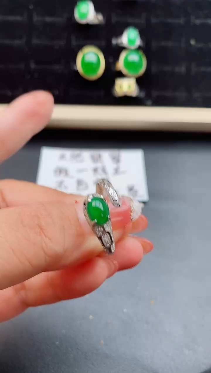 【闪购商品】翡翠戒指银S925镶嵌8000