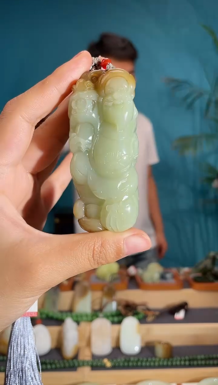 和田玉未镶嵌颈饰1