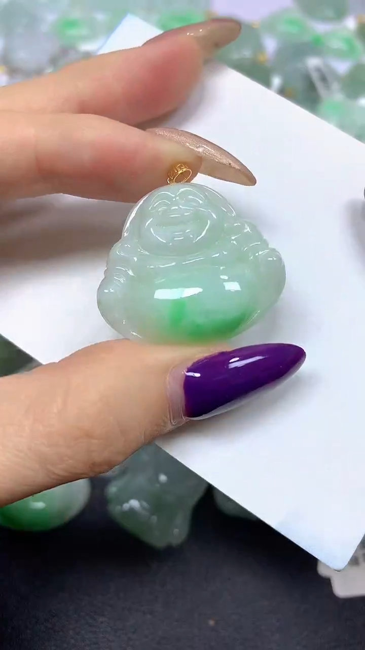 颈饰18K金镶嵌翡翠 