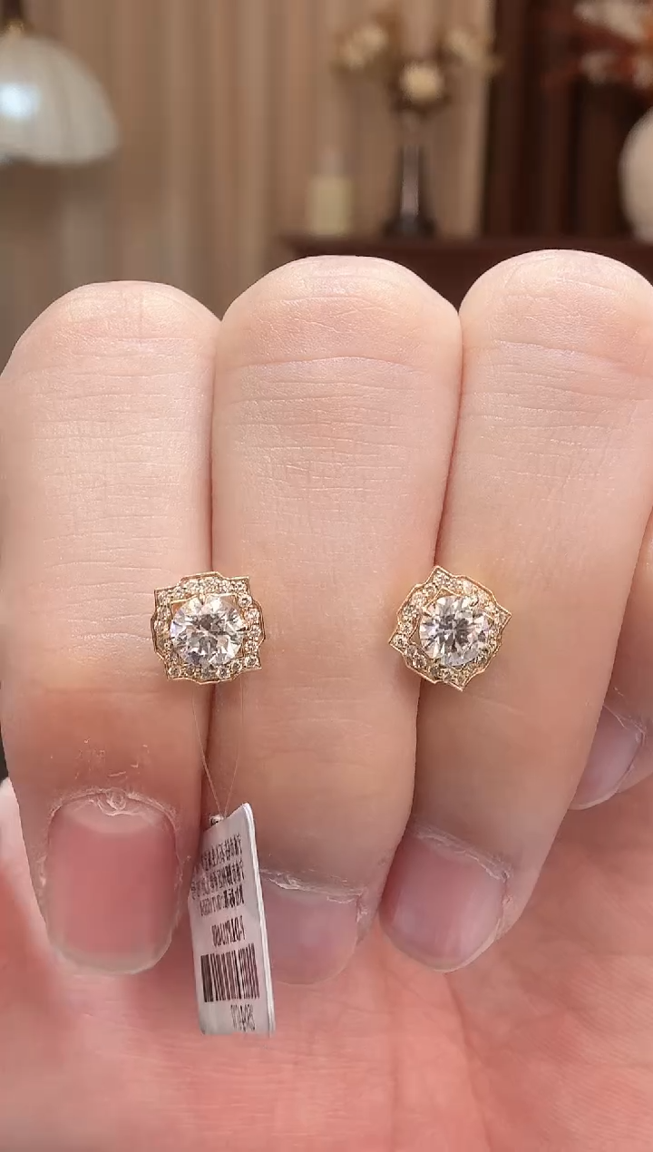 18K金镶嵌实验室培育钻石耳饰50分圆钻花耳钉