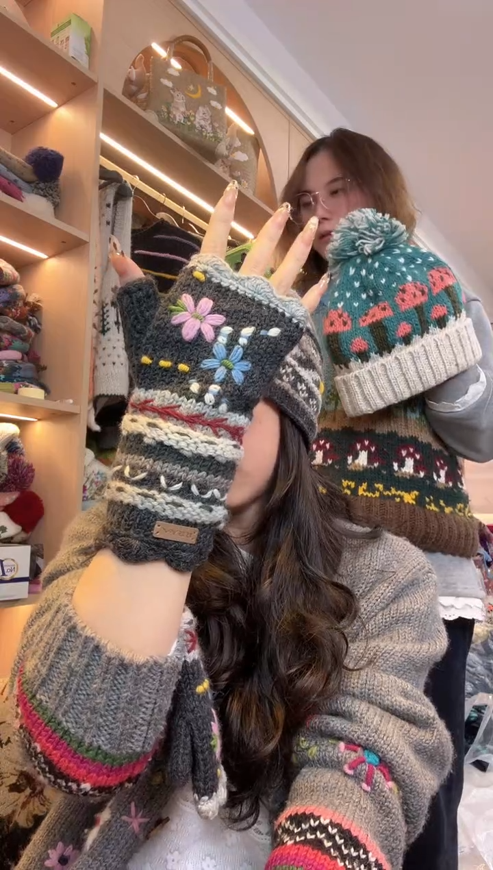 羊毛美利奴刺绣半包手套