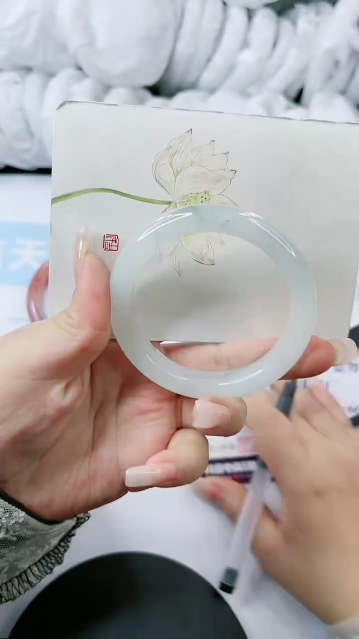 【闪购商品】石英质玉手镯未镶嵌多样性发货A677