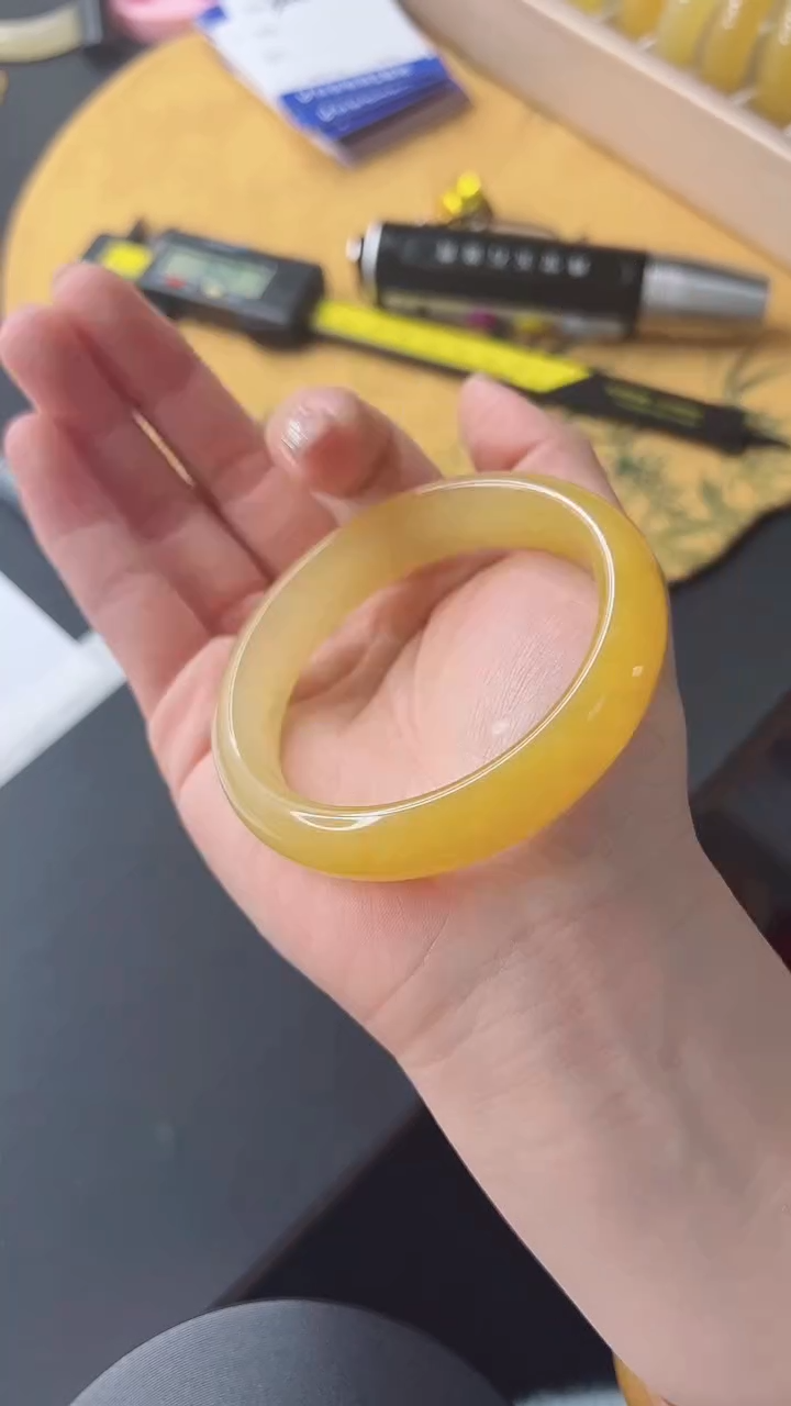 【闪购商品】石英质玉手镯未镶嵌345-59+