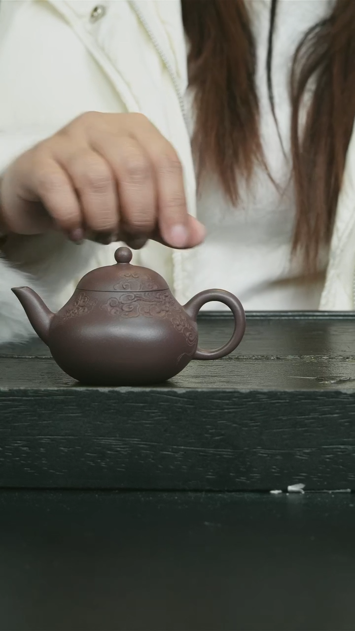 【闪购商品】紫砂茶壶天青刻绘矮梨
