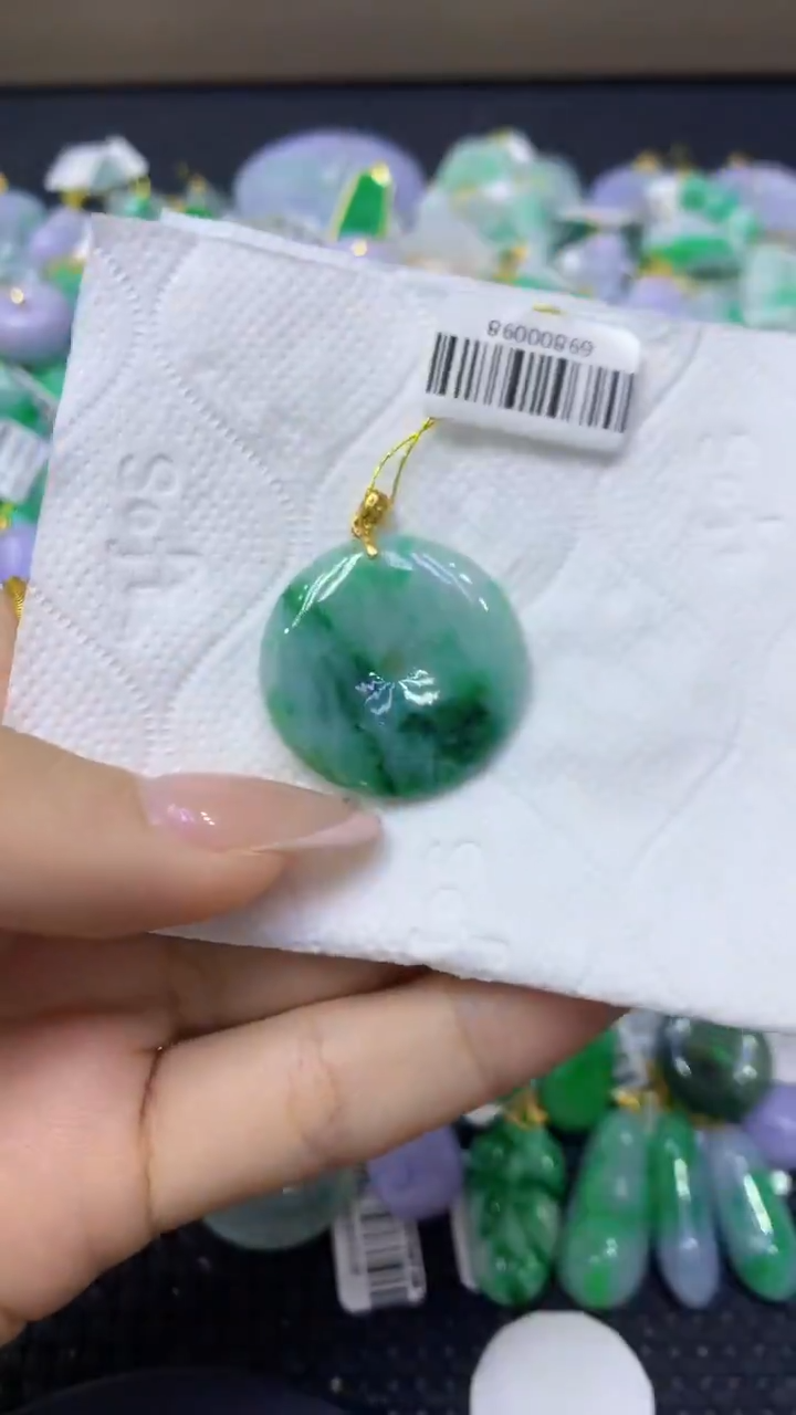 颈饰未镶嵌翡翠天然缅甸翡翠A货