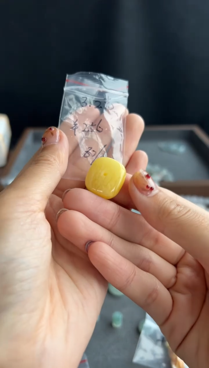 蜜蜡颈饰未镶嵌H35买断