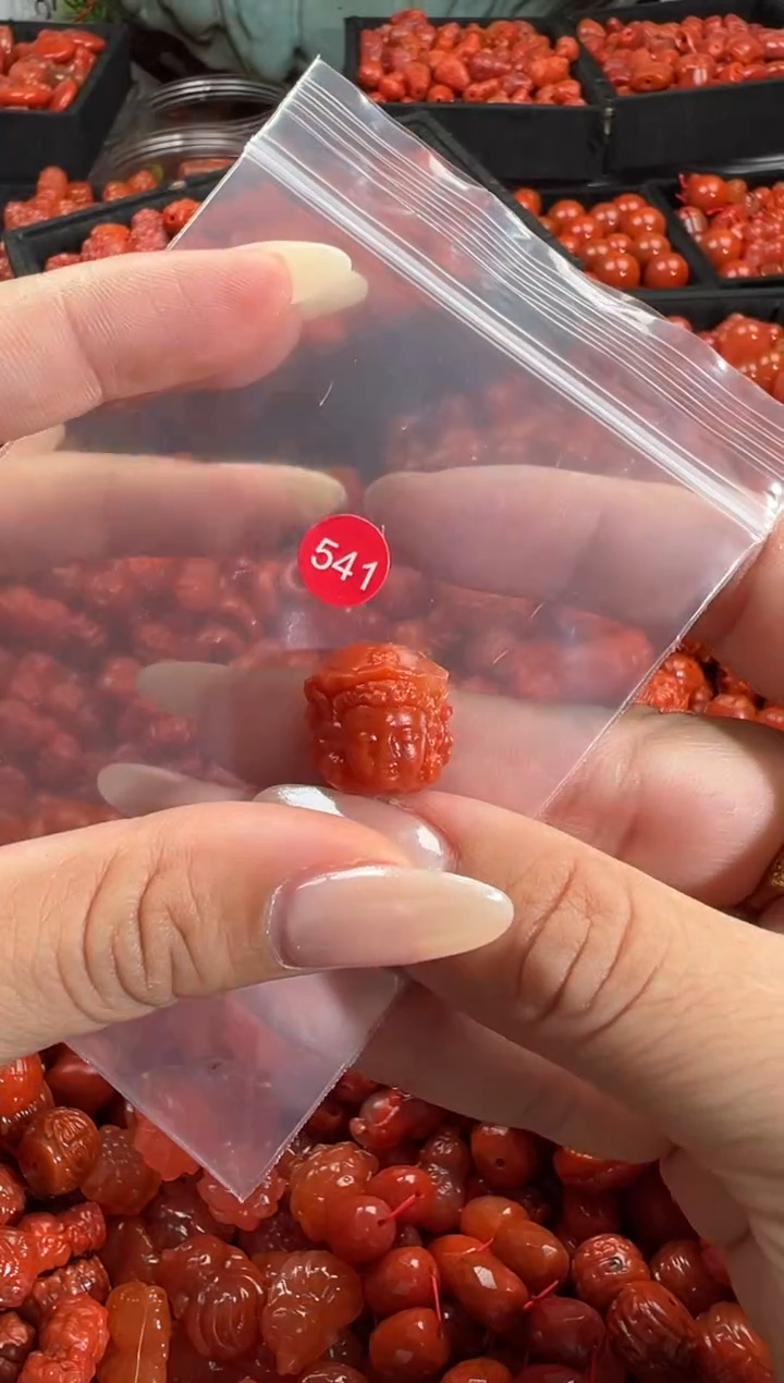 颈饰未镶嵌南红玛瑙1