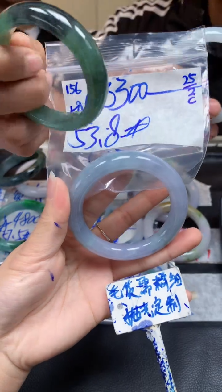 【闪购商品】定制翡翠未镶嵌156毛货需精细抛光手镯多样性拍一发一