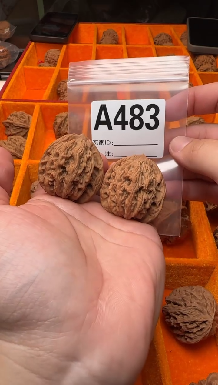 吊坠文玩核桃麦虎38-A483