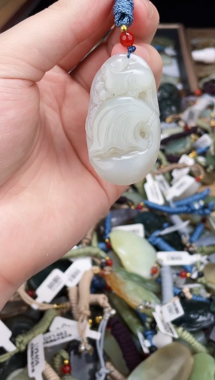 颈饰未镶嵌和田玉1