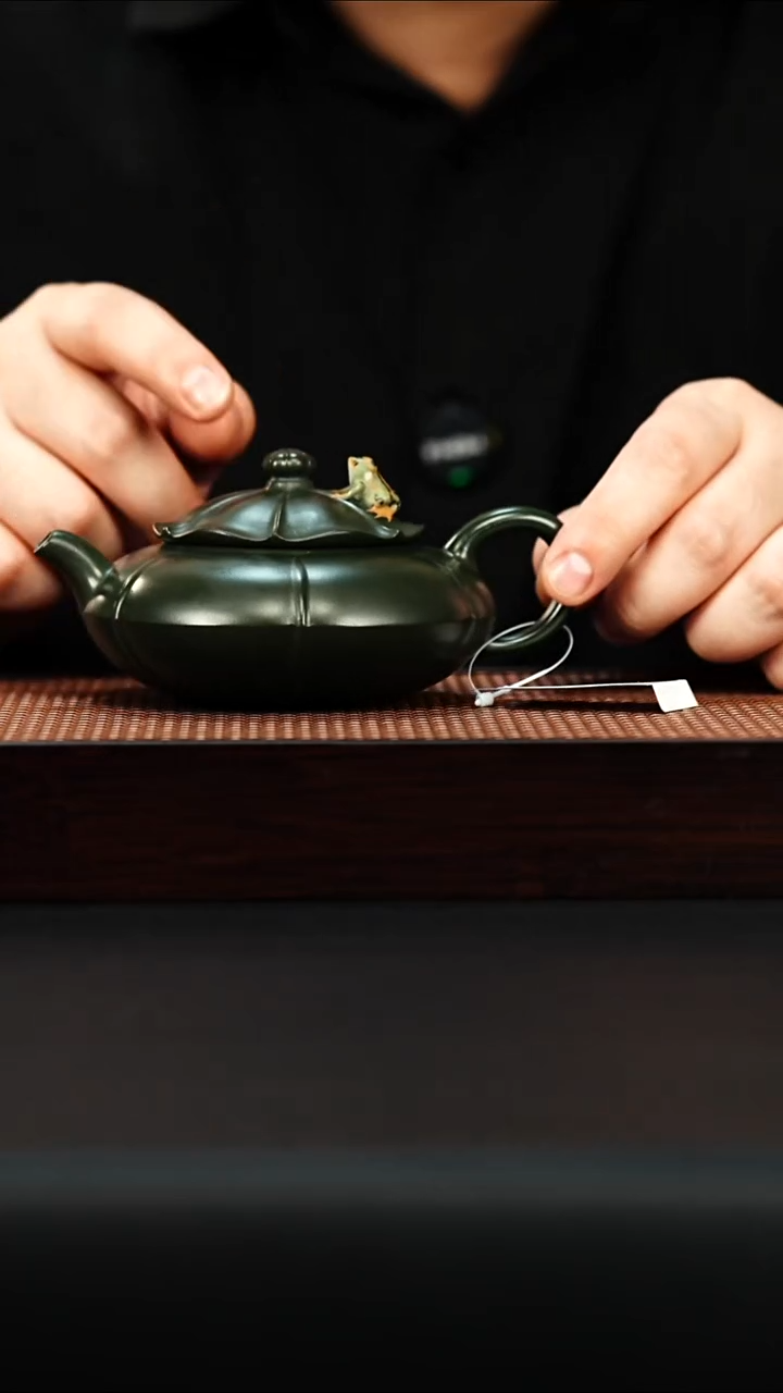 茶壶紫砂宜兴紫砂 青蛙莲子 绿泥 柳用江 h088