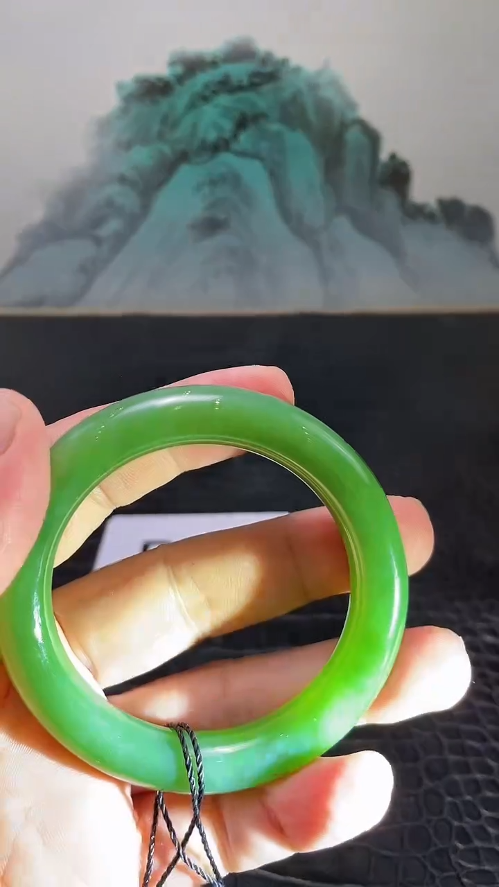 和田玉（碧玉）手镯未镶嵌一个