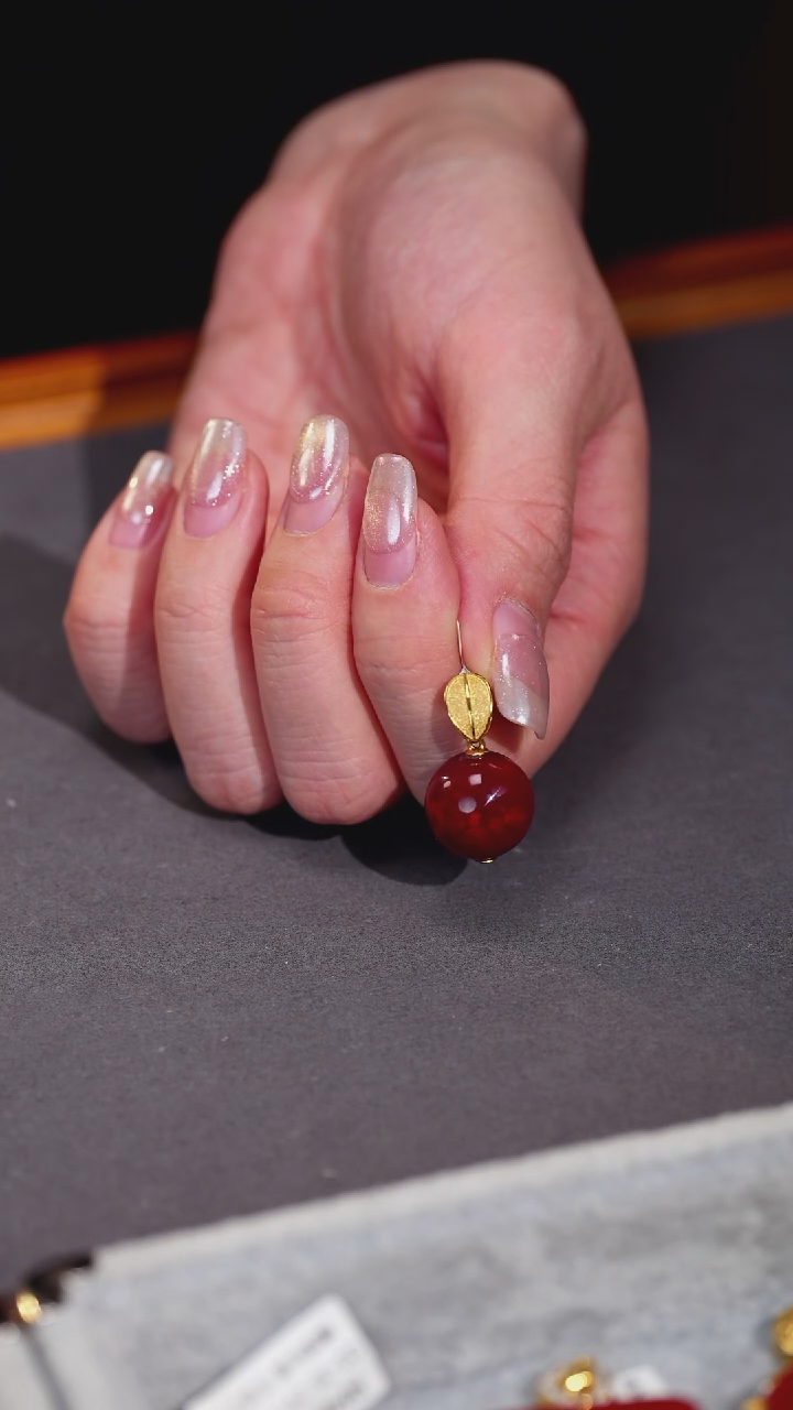 吊坠(不含链)18K金镶嵌南红玛瑙原矿D3-1