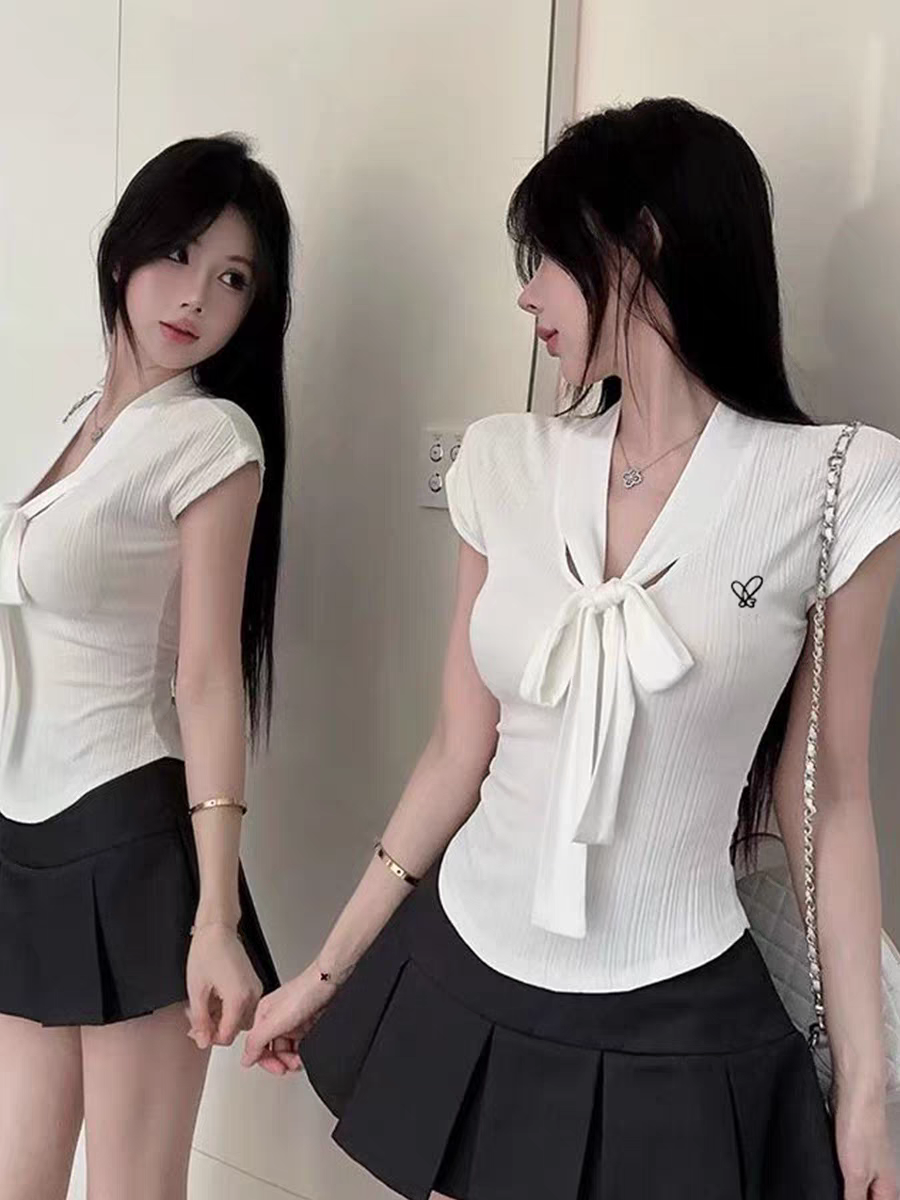 新号开播亏本做福利，只为活跃直播气氛！不规则T恤短袖V领高腰上衣