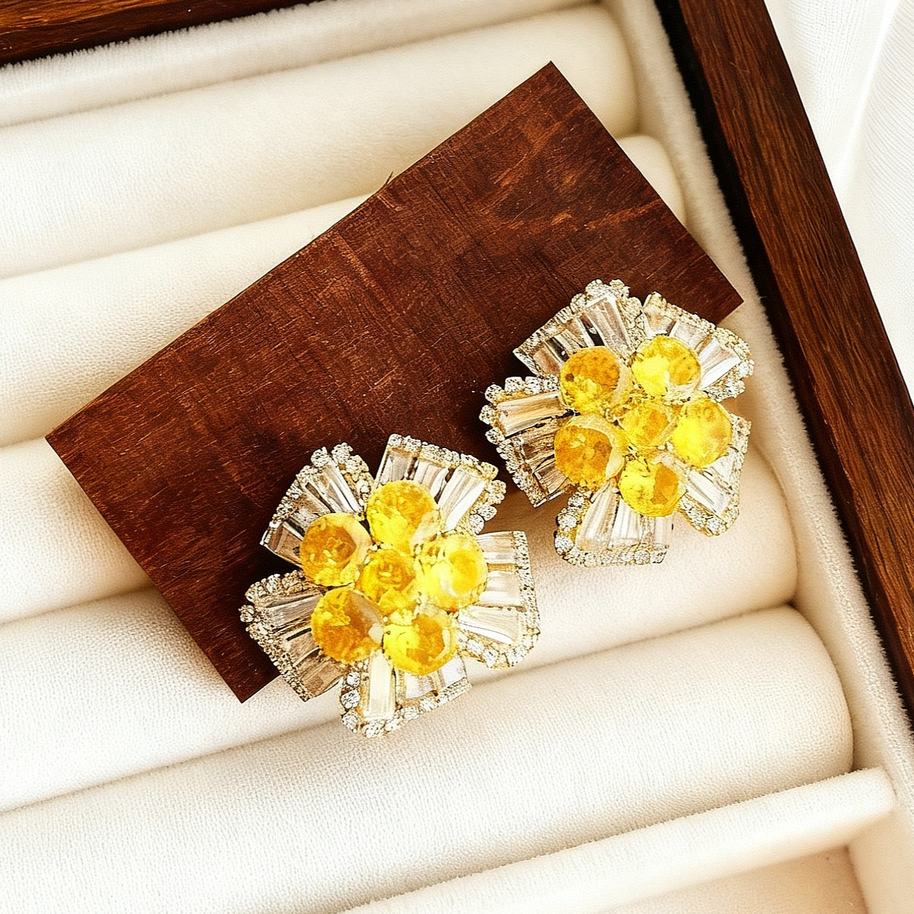925银耳饰 银针镶钻锆石黄色花朵气质百搭设计耳钉轻奢小众ins