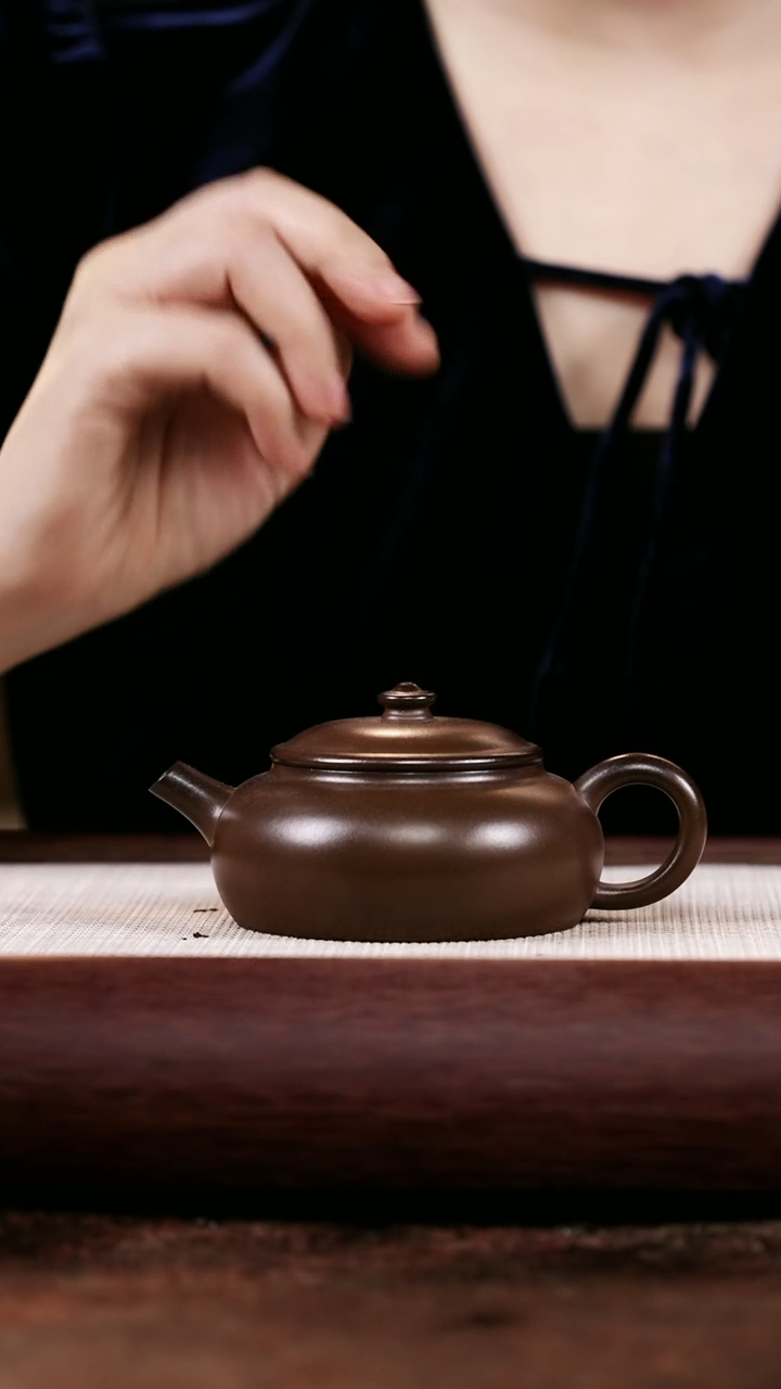 【闪购商品】柴烧 崔吉【简朴】