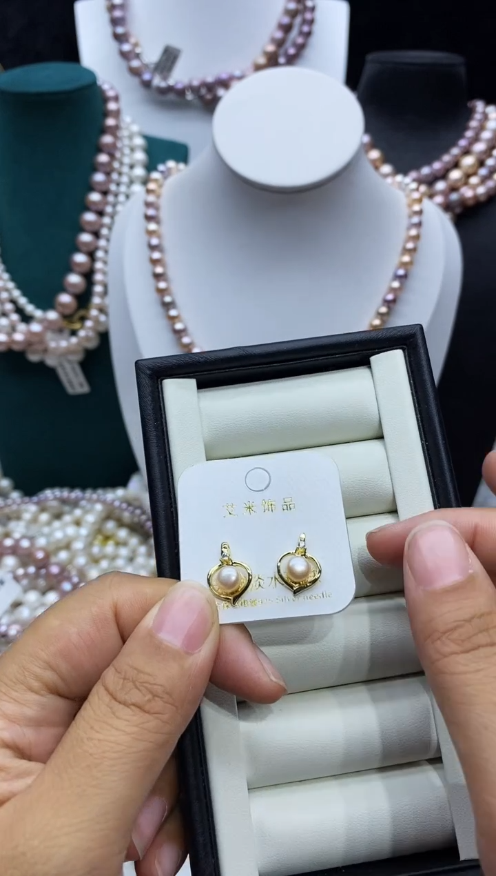 未镶嵌淡水珍珠耳饰珍珠耳饰