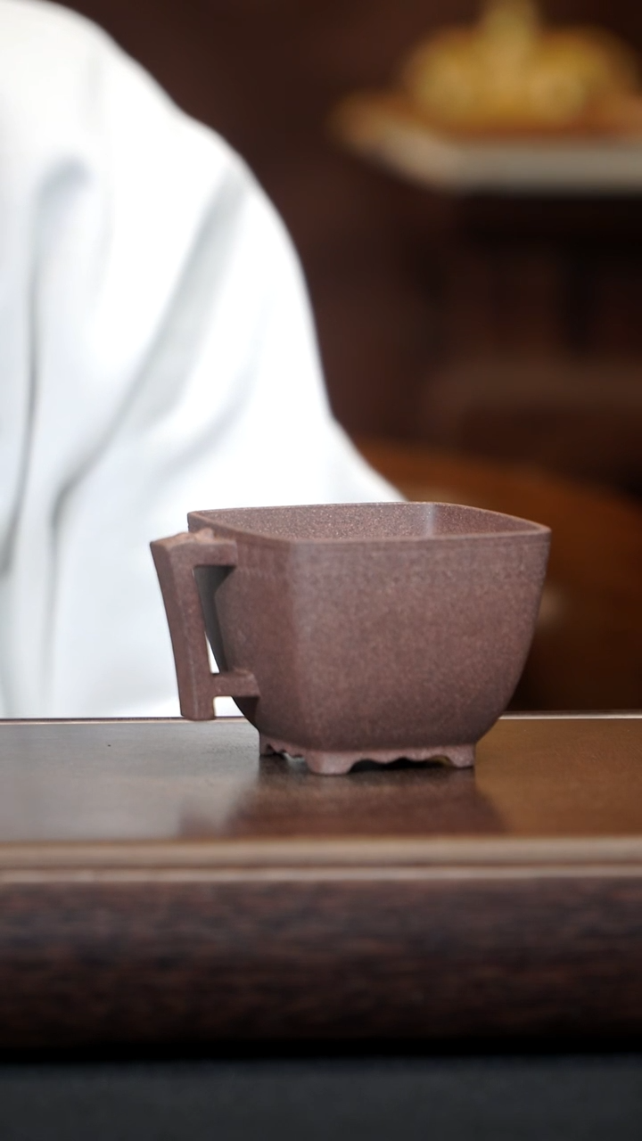 茶杯紫砂螭龙柄四方杯