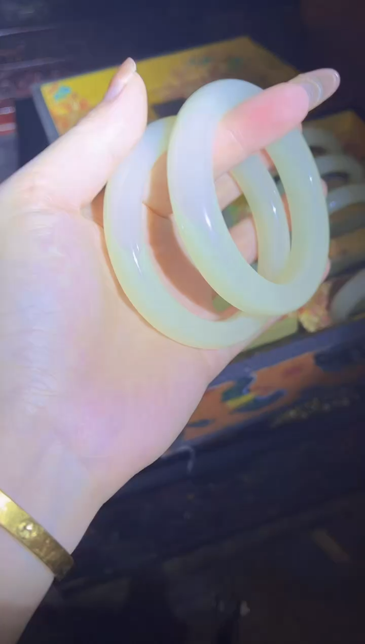未镶嵌手镯和田玉手镯.1对.扁细.白