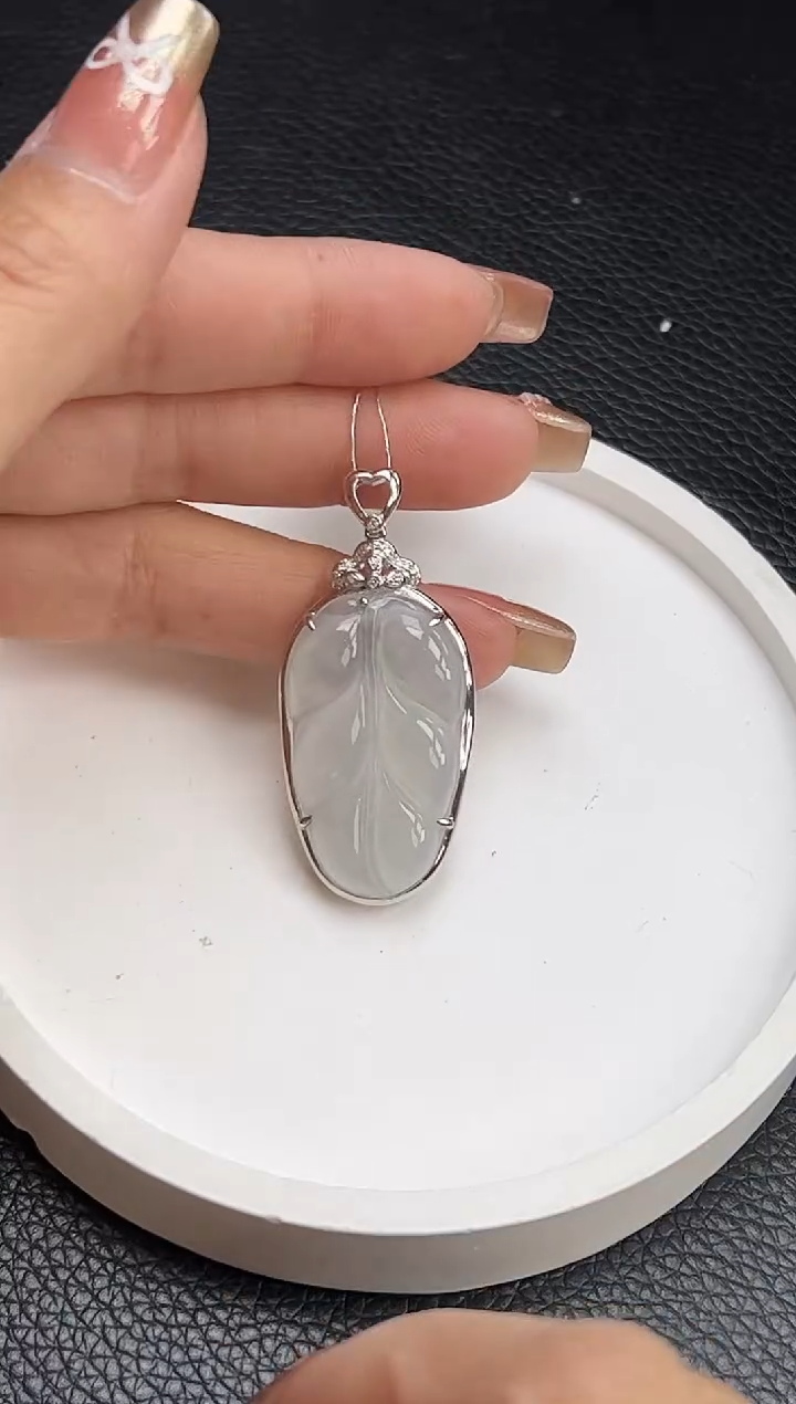 【闪购商品】翡翠颈饰18K金镶嵌YM142-4 叶子