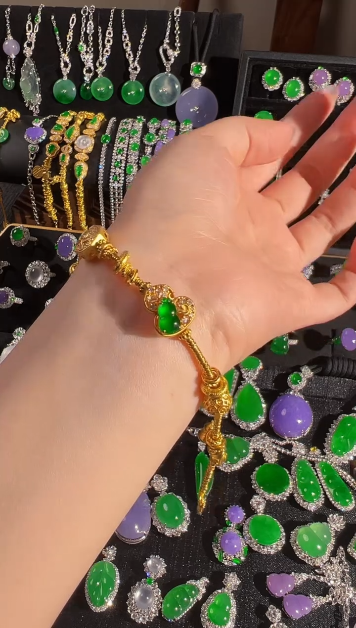 颈饰18K金镶嵌翡翠葫芦手链