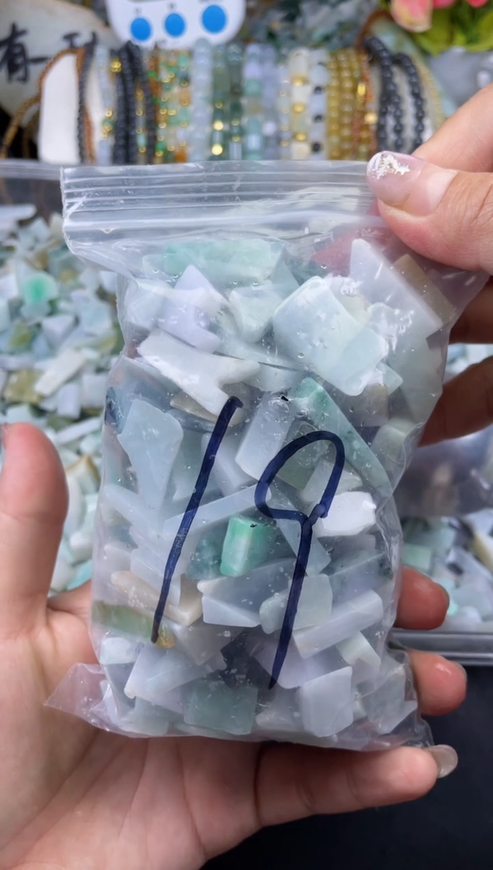 【闪购商品】翡翠颈饰未镶嵌天然翡翠边角小号500克19