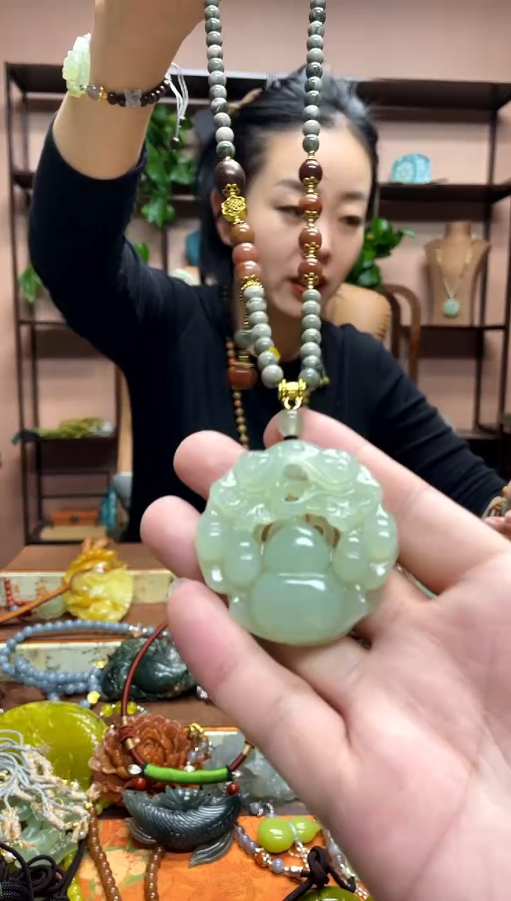 未镶嵌岫玉吊坠·