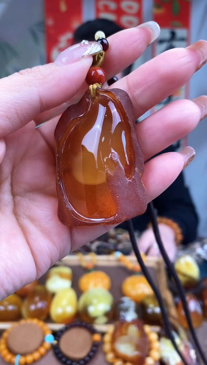 【闪购商品】琥珀裸石未镶嵌基地发货 一物一证 顺丰包邮