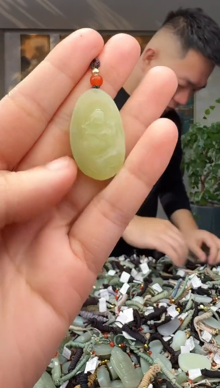 未镶嵌和田玉挂件拍一发一
