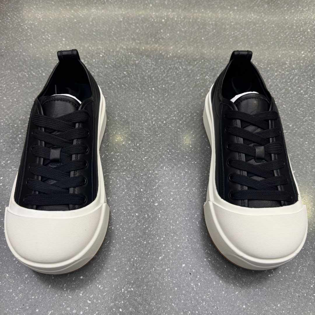 干净感痞帅男鞋秋季新款男款板鞋宽脚软底运动休闲户外休闲鞋子