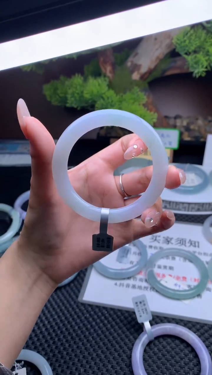 【闪购商品】翡翠手镯未镶嵌手镯