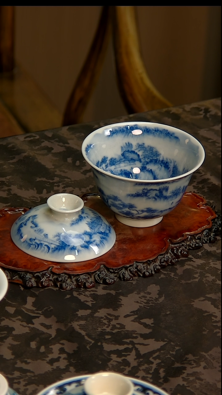 【闪购商品】青花手绘山水俩才盖碗！