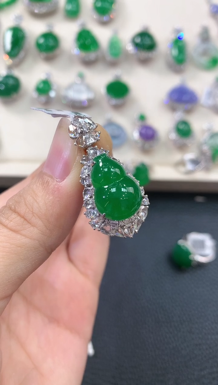 【闪购商品】翡翠吊坠(不含链)18K金镶嵌D120    