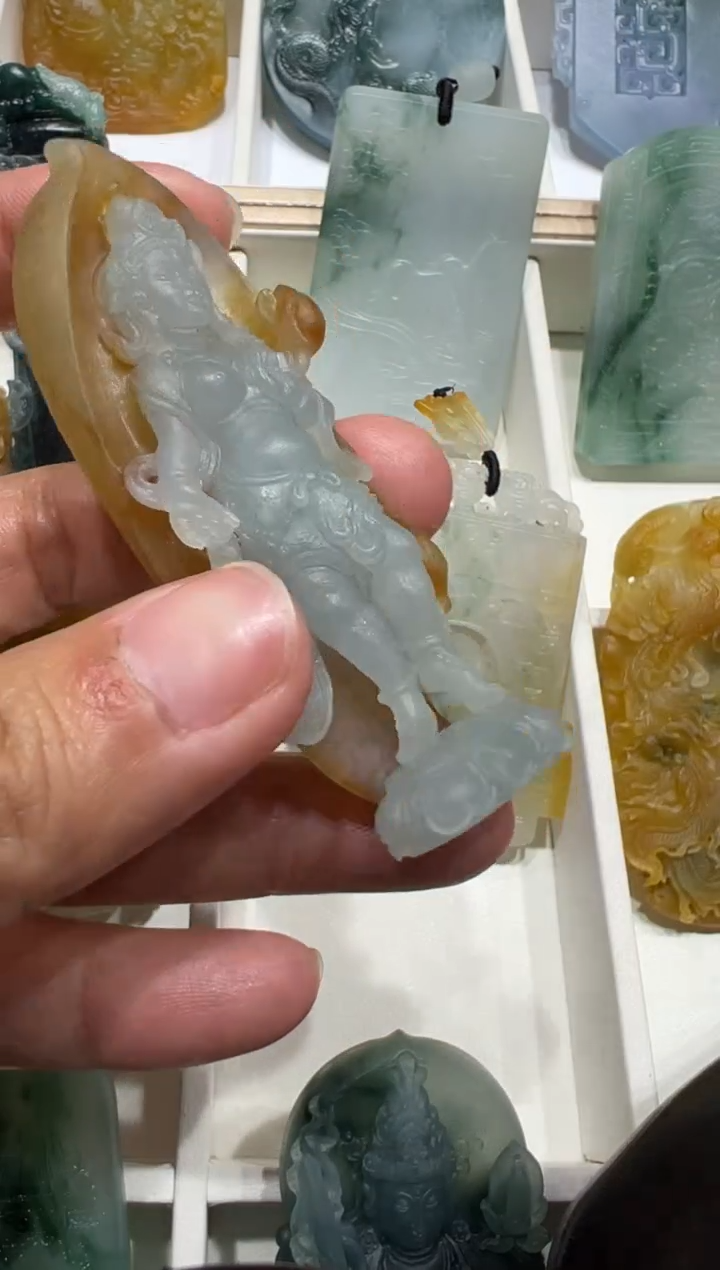 定制翡翠未镶嵌观音