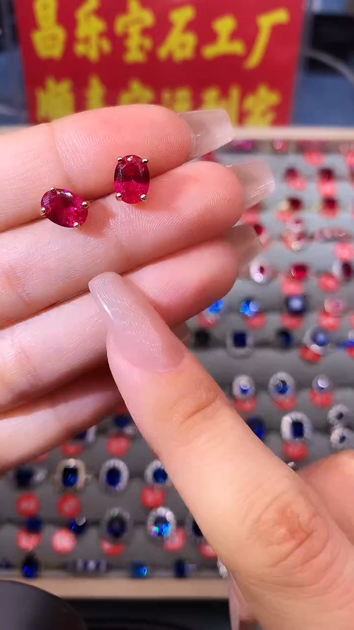 【闪购商品】红宝石耳饰银S925镶嵌1111