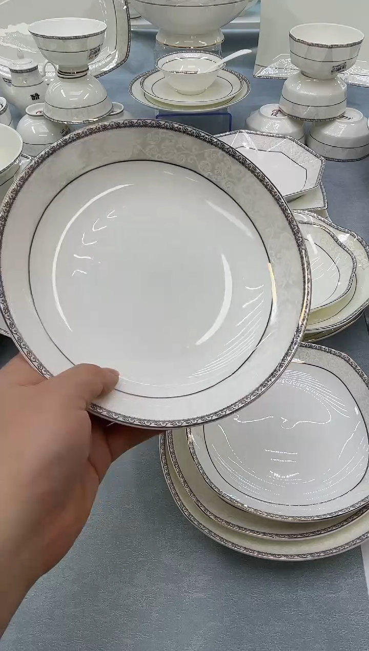 骨瓷玲珑8饭2个   