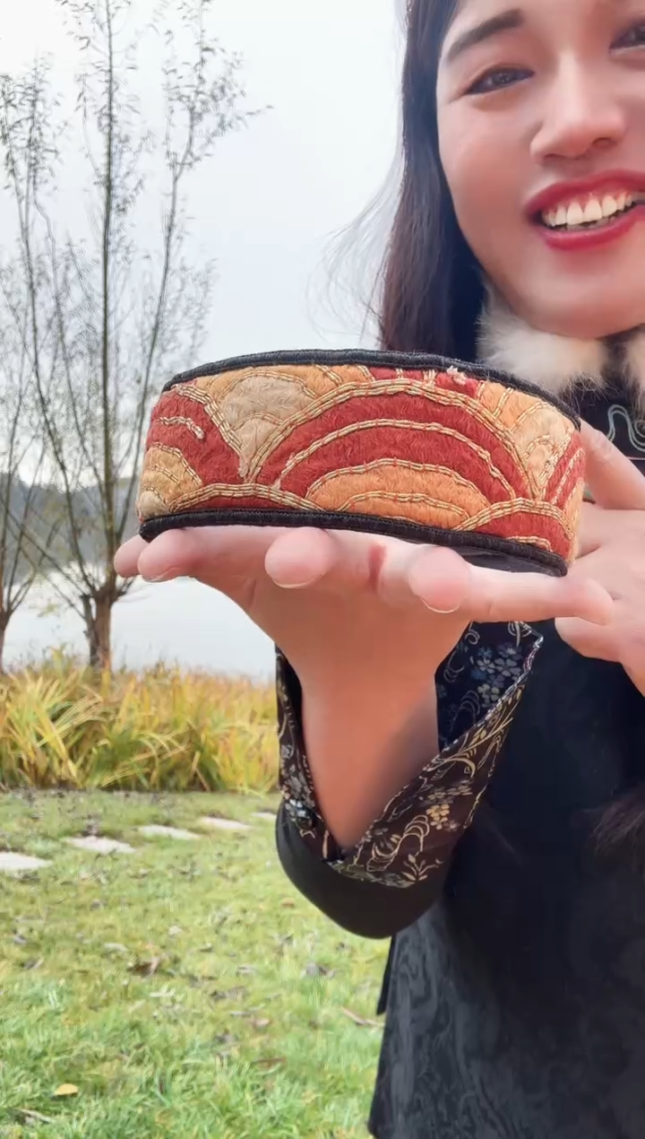 织绣非遗苗绣饰品050