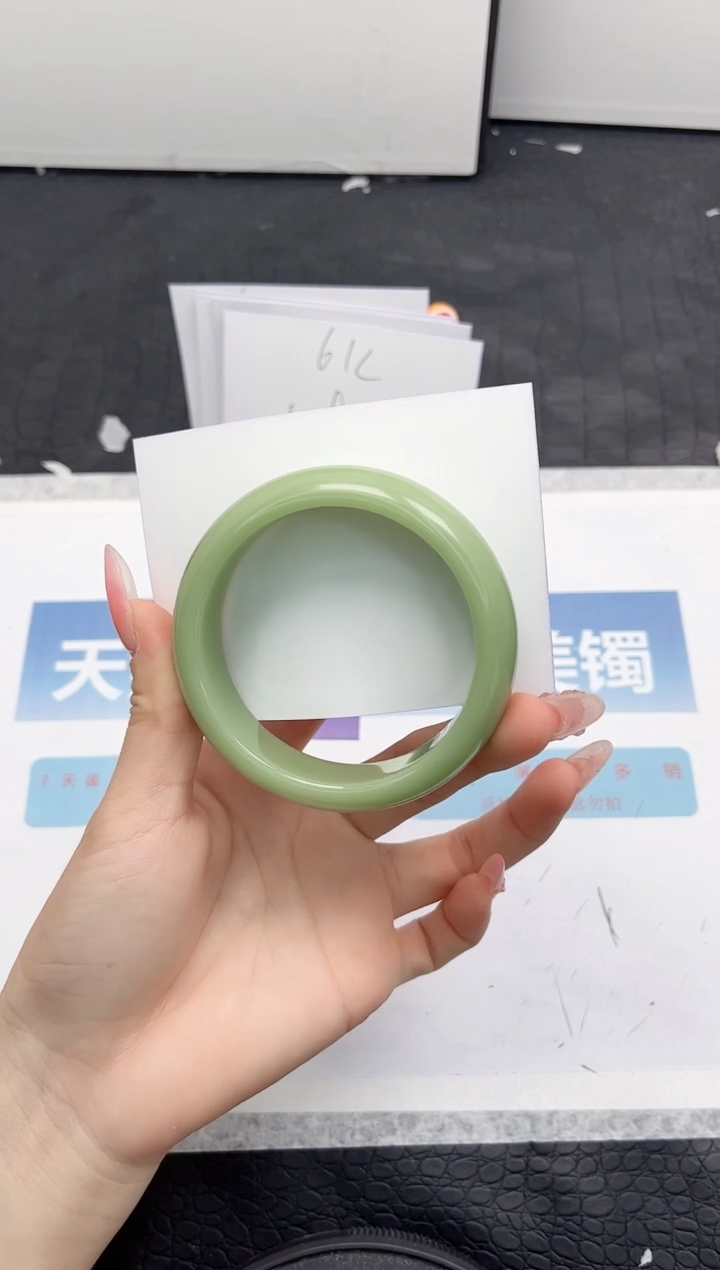 【闪购商品】石英质玉手镯未镶嵌187-56.6