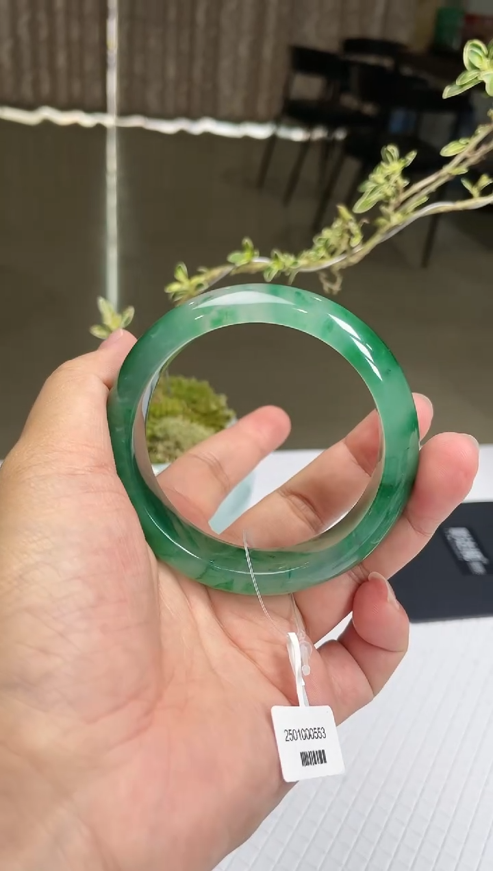 【闪购商品】石英质玉手镯未镶嵌非洲翠手镯多样性发货